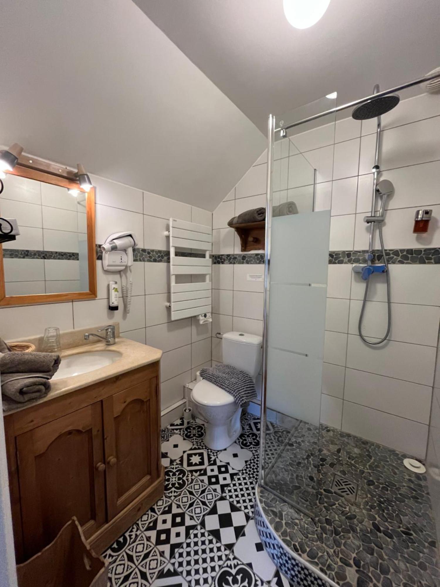 Logis Hotel De La Chapelle Milon-la-Chapelle Ngoại thất bức ảnh